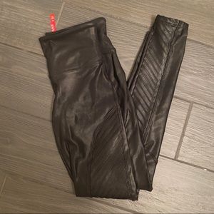 🔥Spanx Moto leggings🔥